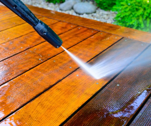 pressure washing outdoor deck in Port Vernon