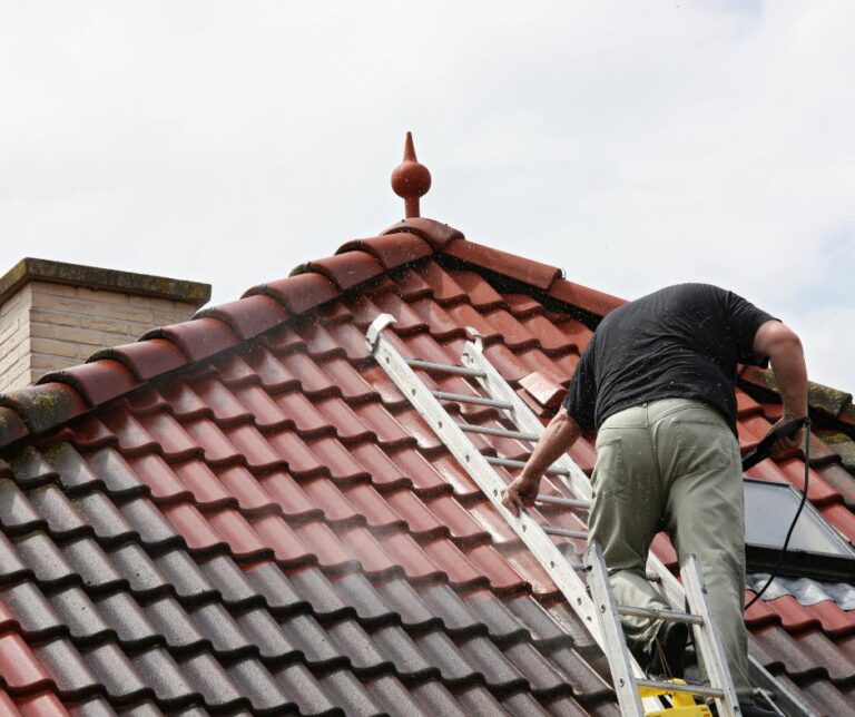 Aluminum Roof Pressure Cleaning Before Vs After